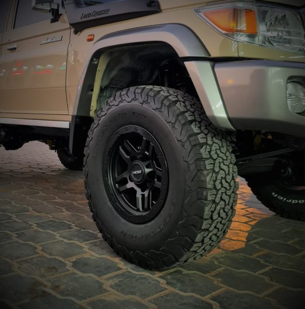 LC71/LC76/LC78/LC79 (17X9) 5x Hammer wheels (5/150)